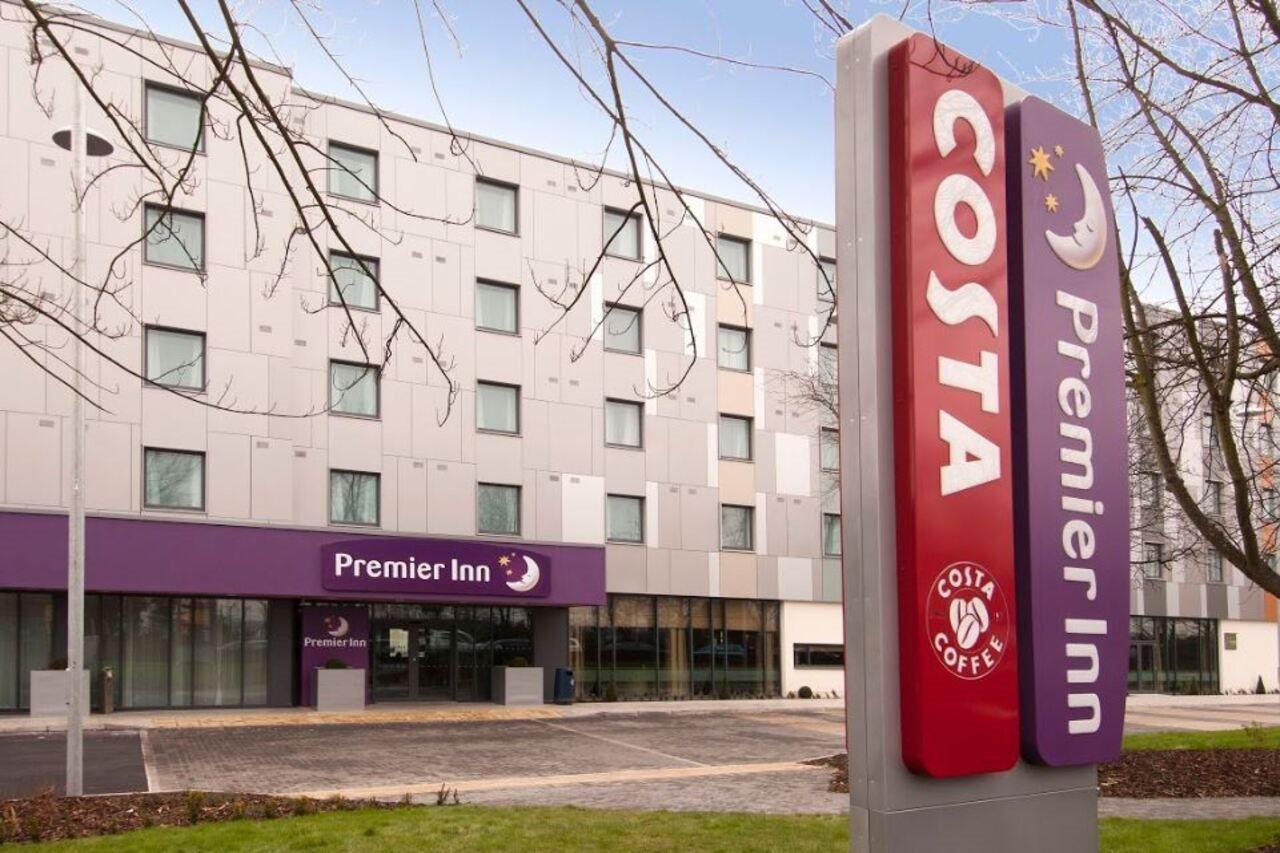 Premier Inn London Heathrow Terminal 5 West Drayton  ภายนอก รูปภาพ