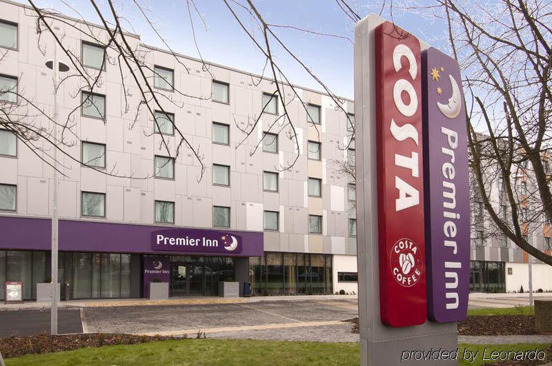 Premier Inn London Heathrow Terminal 5 West Drayton  ภายนอก รูปภาพ